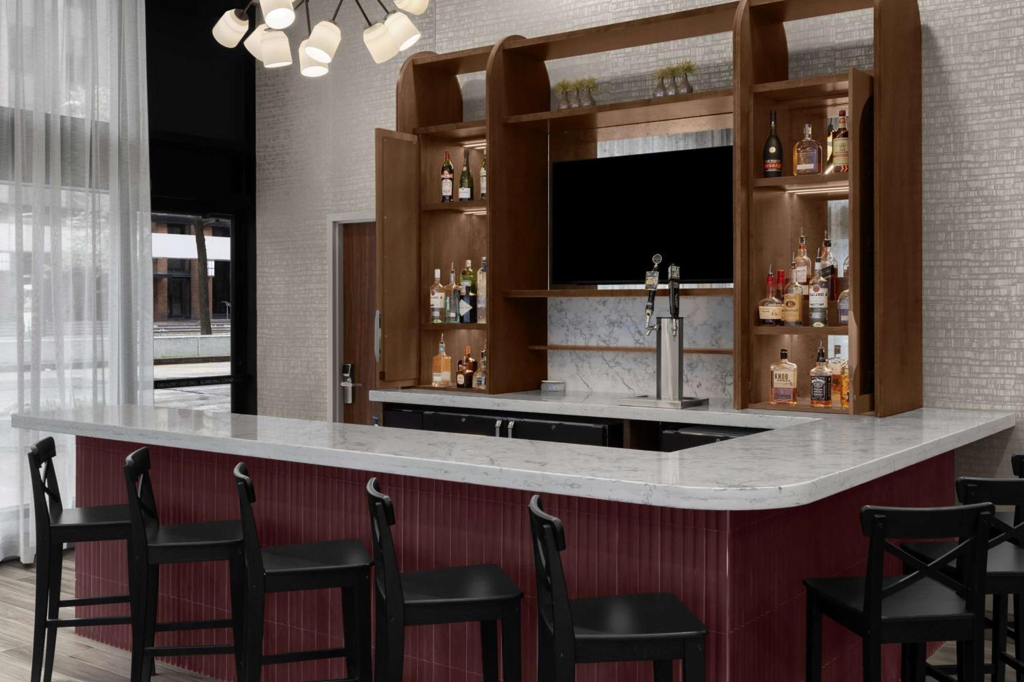 Hampton Inn Cleveland-Downtown Экстерьер фото