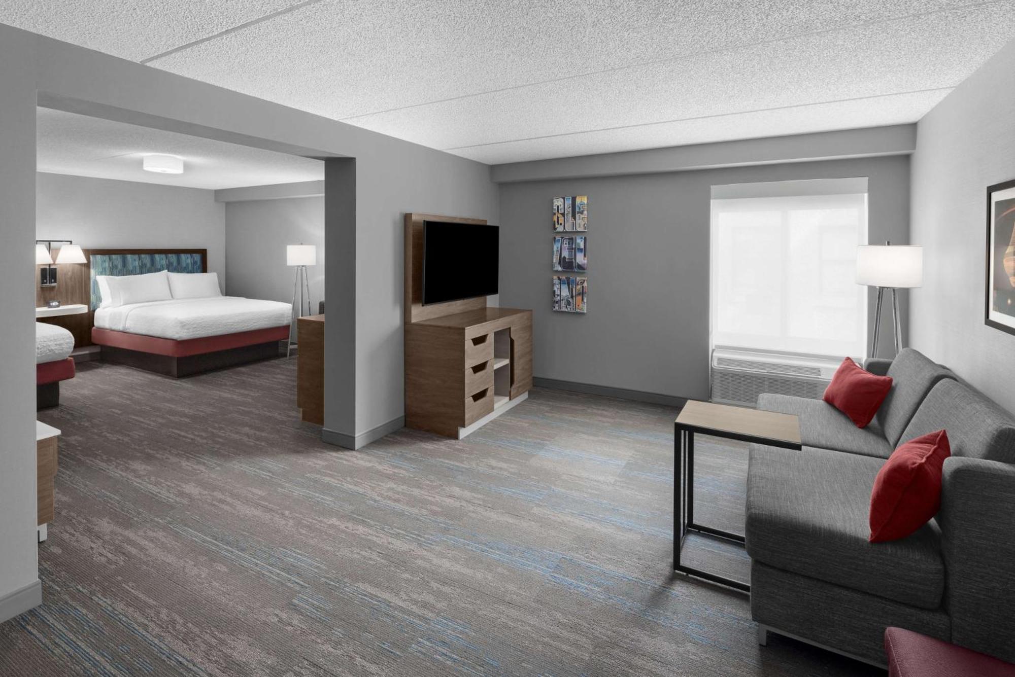 Hampton Inn Cleveland-Downtown Экстерьер фото