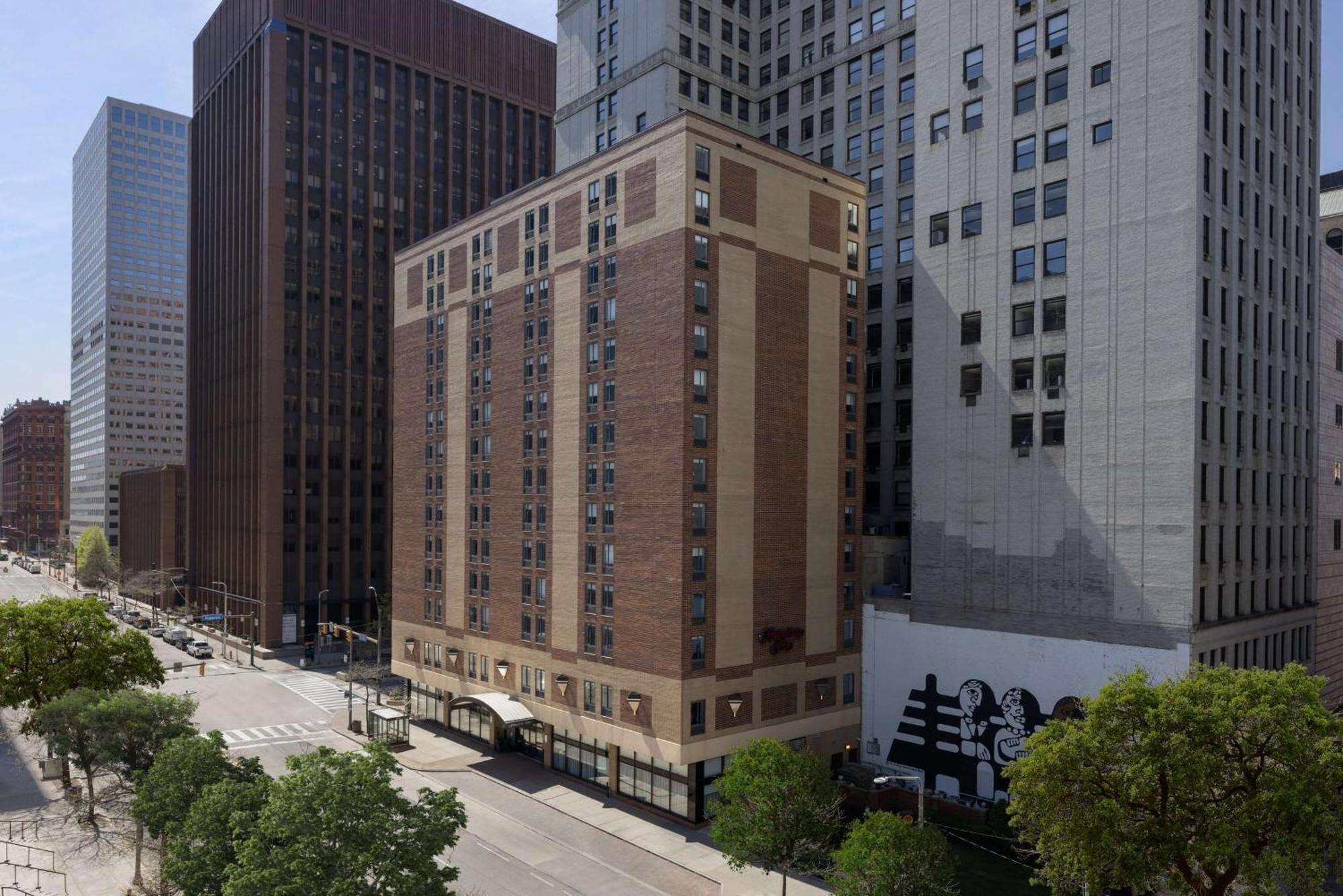 Hampton Inn Cleveland-Downtown Экстерьер фото