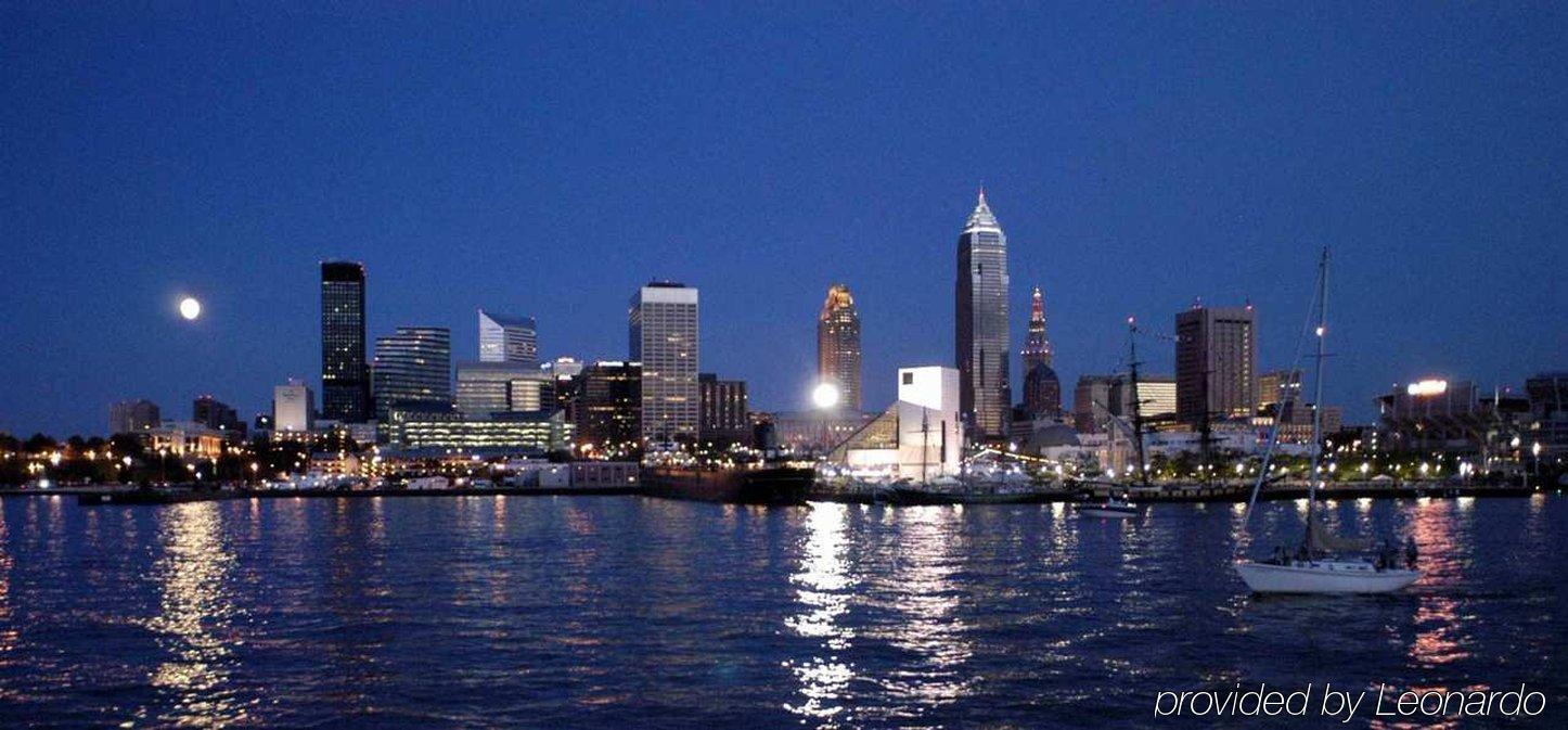 Hampton Inn Cleveland-Downtown Экстерьер фото