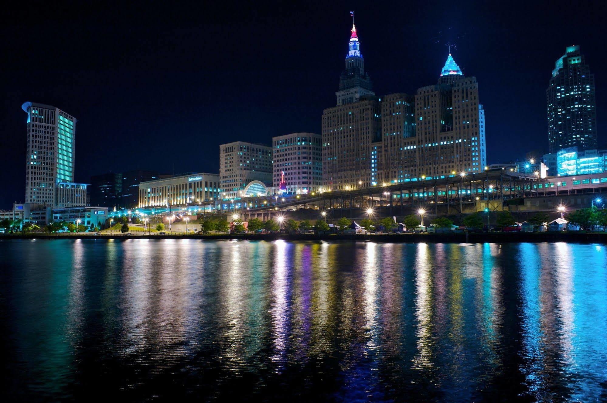 Hampton Inn Cleveland-Downtown Экстерьер фото
